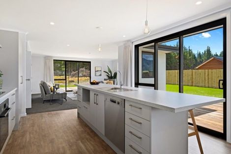 Photo of property in 9 Isthmus Place, Lake Hawea, Wanaka, 9382