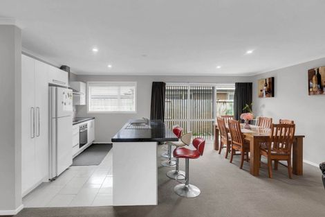 Photo of property in 17 Teatree Close, Huntington, Hamilton, 3210