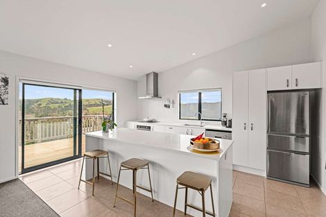 Photo of property in 14 Rauta Way, Helensville, 0800