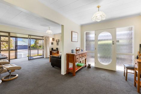 Photo of property in 1a Hunter Place, Merrilands, New Plymouth, 4312