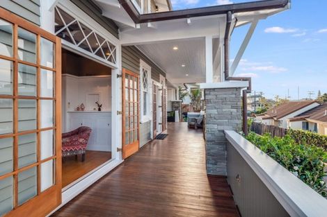 Photo of property in 366d Devonport Road, Tauranga South, Tauranga, 3112