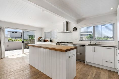 Photo of property in 106 Saint Patricks Row, Whangamata, 3620