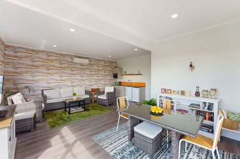Photo of property in 11 Island View Terrace, Waikanae Beach, Waikanae, 5036