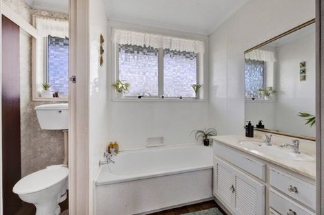 Photo of property in 3 Caesar Street, Stratford, 4332