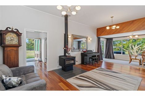Photo of property in 72 Hermitage Road, Waiuku, 2682