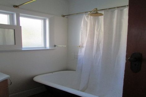 Photo of property in 100 Shakespeare Road, Waltham, Christchurch, 8023