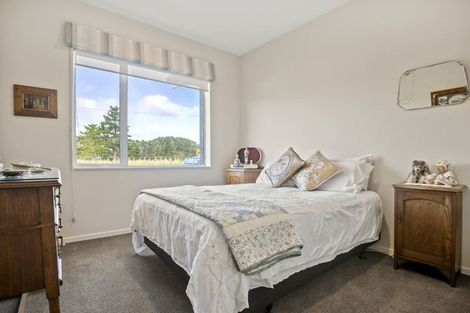 Photo of property in 11 Nobilo Road, Kumeu, 0810