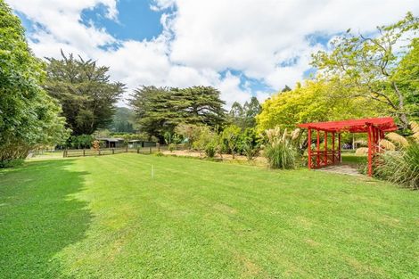 Photo of property in 32 Crowther Road, Wainuiomata, 5373