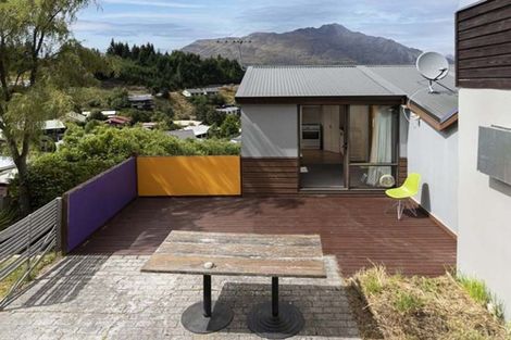 Photo of property in 9a Dart Place, Fernhill, Queenstown, 9300