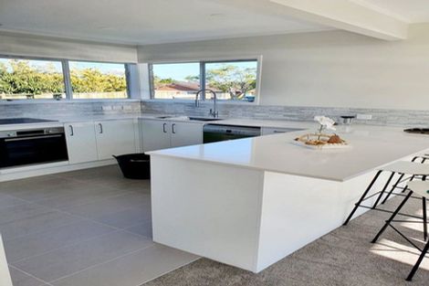 Photo of property in 1/166 Pigeon Mountain Road, Half Moon Bay, Auckland, 2012