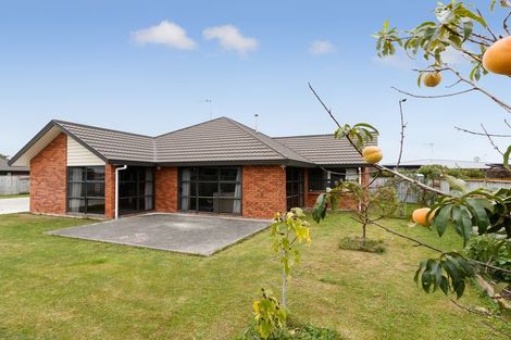 Photo of property in 5 Nevada Way, Kelvin Grove, Palmerston North, 4414