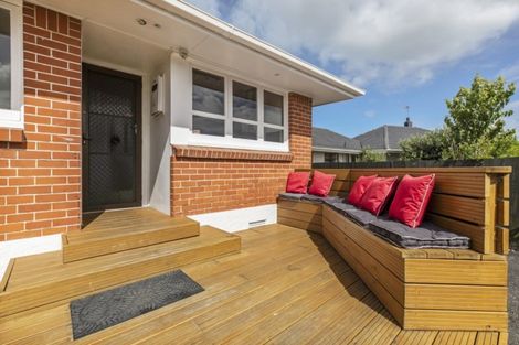 Photo of property in 2 Lynmore Drive, Hillpark, Auckland, 2102