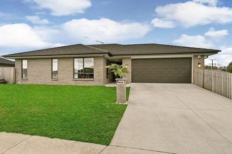 Photo of property in 2 Captain Mitchell Drive, Opaheke, Papakura, 2113