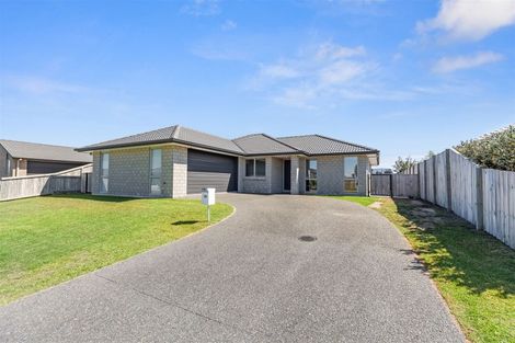 Photo of property in 10 Oka Street, Papamoa Beach, Papamoa, 3118