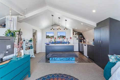 Photo of property in 12a Matai Road, Stanmore Bay, Whangaparaoa, 0932