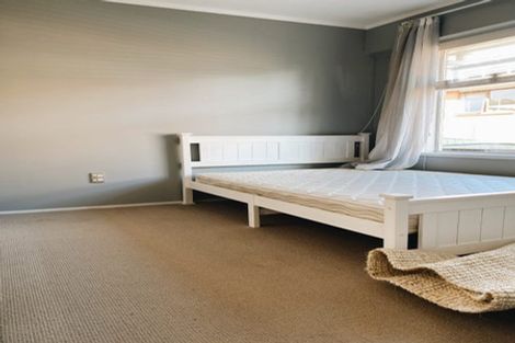 Photo of property in 2/41 James Evans Drive, Northcote, Auckland, 0627