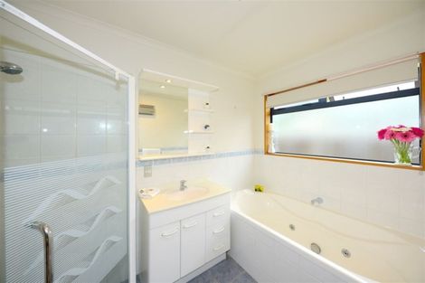 Photo of property in 244b Withells Road, Avonhead, Christchurch, 8042