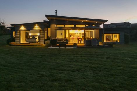 Photo of property in 55 Lomond Grove, Acacia Bay, Taupo, 3385
