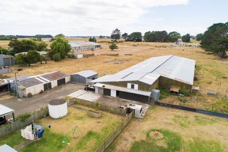 Photo of property in 15 Rangiotu Road, Himatangi, Palmerston North, 4477