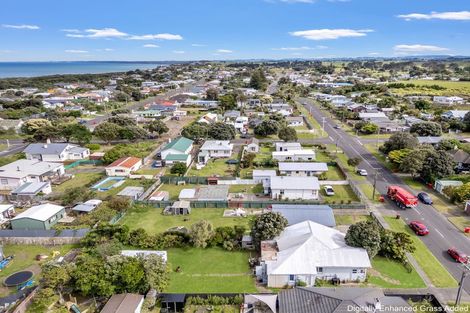 Photo of property in 115 Cornfoot Street, Castlecliff, Whanganui, 4501