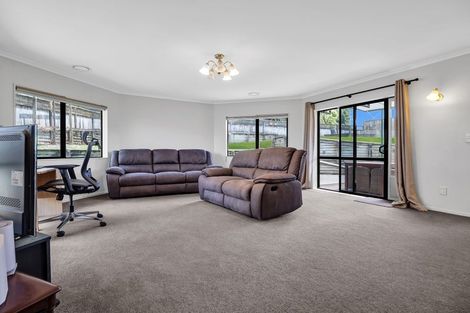 Photo of property in 13 Guernsey Place, Grandview Heights, Hamilton, 3200