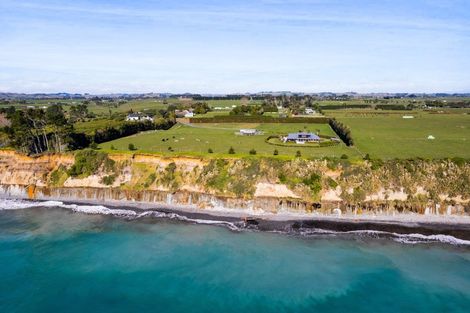Photo of property in 957 Main Road North, Onaero, Waitara, 4383