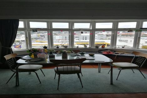 Photo of property in 2 Queens Drive, Kilbirnie, Wellington, 6022