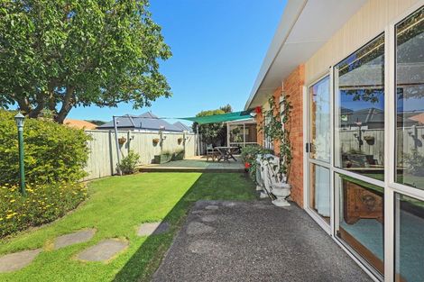 Photo of property in 18b Knightsbridge Place, Taradale, Napier, 4112