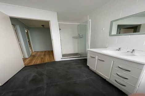 Photo of property in 1/102 Lyall Parade, Lyall Bay, Wellington, 6022