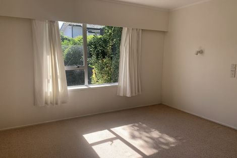 Photo of property in 1/4 Mahuta Grove, Northcote, Auckland, 0627