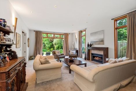 Photo of property in 118 Straven Road, Fendalton, Christchurch, 8014