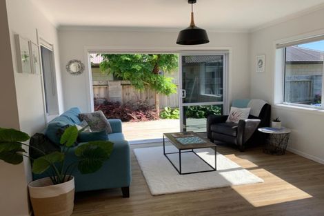 Photo of property in 7d Royal Heights, Glen Avon, New Plymouth, 4312