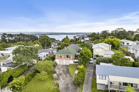 Photo of property in 1/236 Rangatira Road, Beach Haven, Auckland, 0626