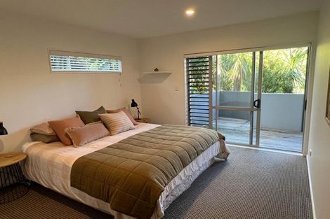 Photo of property in 32f Parr Terrace, Castor Bay, Auckland, 0620