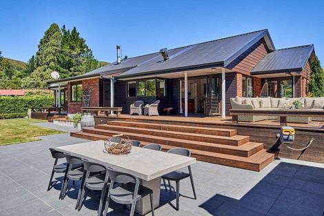 Photo of property in 262b Katherine Mansfield Drive, Whitemans Valley, Upper Hutt, 5371