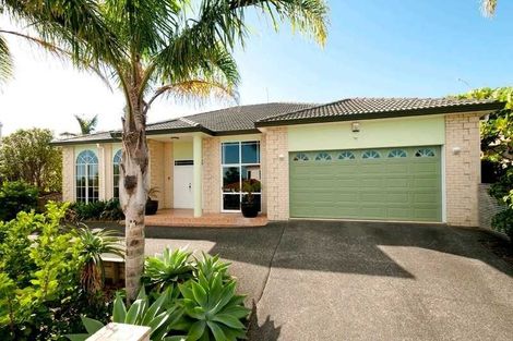 Photo of property in 31 Cricklade Terrace, Windsor Park, Auckland, 0632