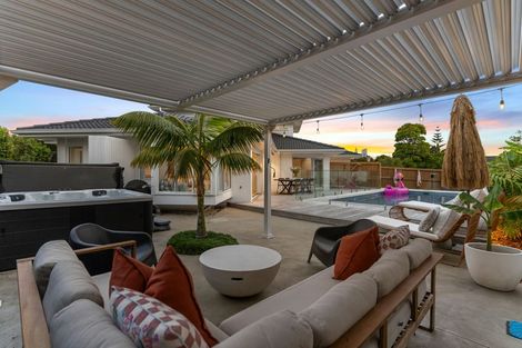 Photo of property in 27 Maygrove Drive, Orewa, 0931