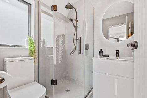 Photo of property in 6/13 Fairdale Place, Birkdale, Auckland, 0626