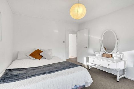 Photo of property in 2 Ashford Place, Havelock North, 4130