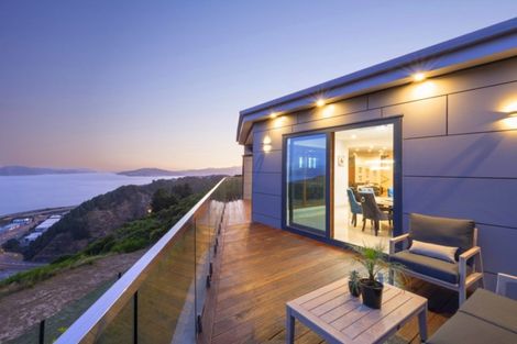 Photo of property in 35 Grumman Lane, Newlands, Wellington, 6037