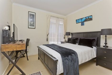 Photo of property in 5 Apsley Rise, Henderson, Auckland, 0612