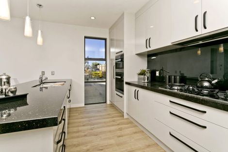 Photo of property in 2a Brook Street, Milford, Auckland, 0620