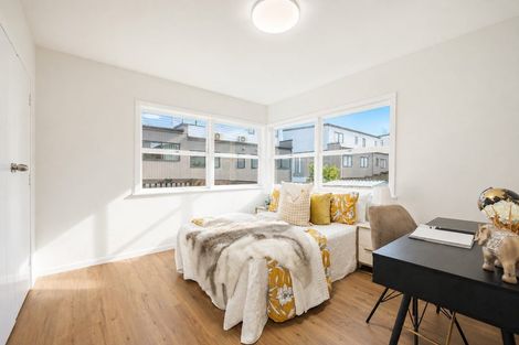 Photo of property in 9 Oteha Valley Road, Northcross, Auckland, 0632