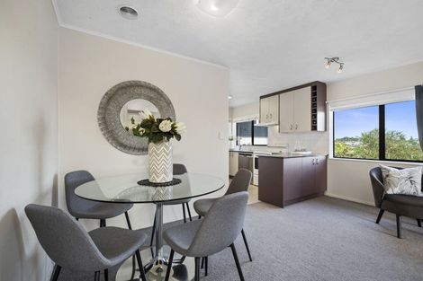 Photo of property in 2/51 Nigel Road, Browns Bay, Auckland, 0630