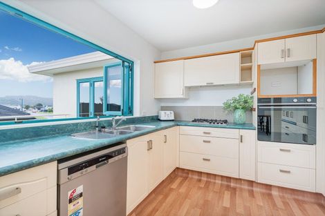 Photo of property in 10 Protea Crescent, Whitianga, 3510