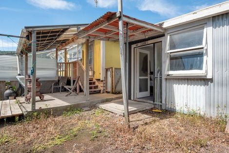 Photo of property in 85 Broadway, Picton, 7220