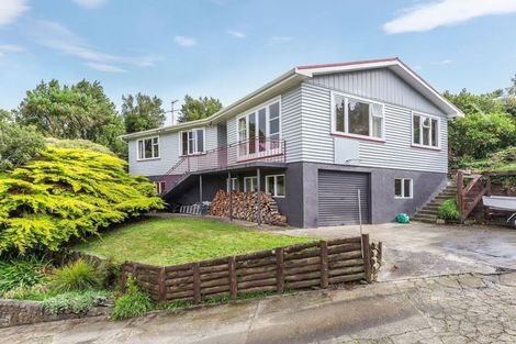 Photo of property in 13 Magdalen Street, Tawa, Wellington, 5028