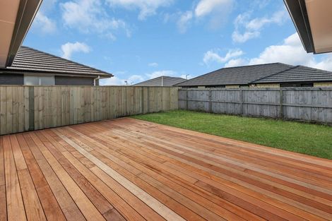 Photo of property in 11 Kapiakauri Road, One Tree Point, 0118