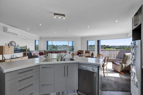 Photo of property in 4a Marchant Place, Westown, New Plymouth, 4310