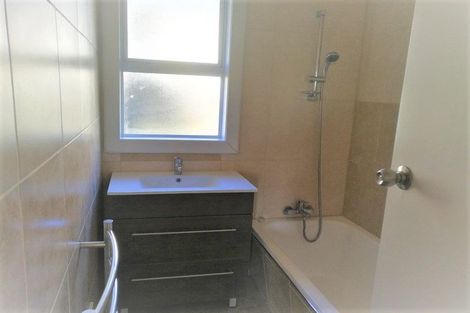 Photo of property in 16 Trinidad Road, Sunnynook, Auckland, 0620